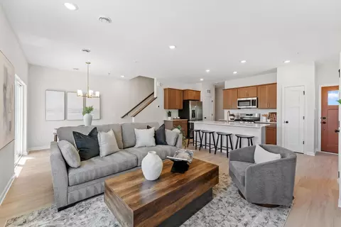 681 Tulare Ter, Newport, MN 55055