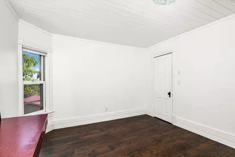 Bedroom - 410 E 7th St, Duluth, MN 55805 photo 4 of 6