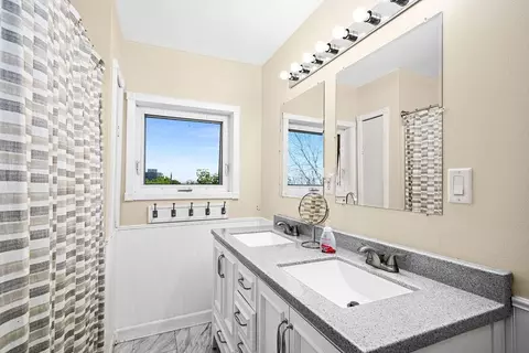 Bath - 410 E 7th St, Duluth, MN 55805 photo 1 of 2