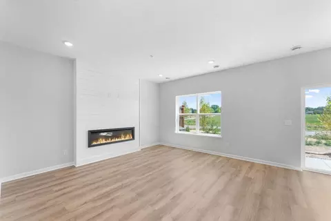 675 Tulare Ter, Newport, MN 55055