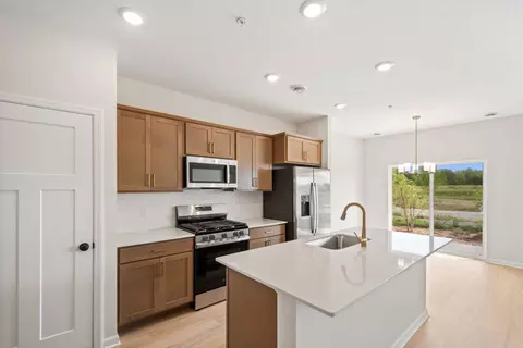 673 Tulare Ter, Newport, MN 55055