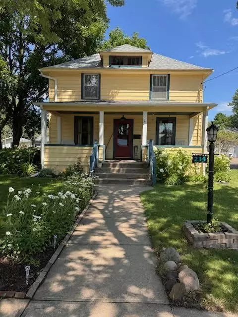 235 W 3rd St, New Richmond, WI 54017