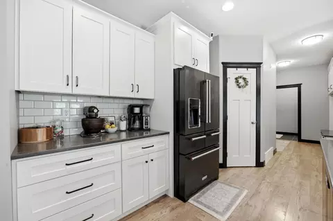 Kitchen - 916 Sunset Dr, Mapleton, ND 58059 photo 4 of 5