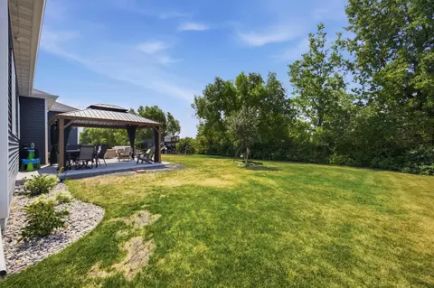 Exterior - 916 Sunset Dr, Mapleton, ND 58059 photo 5 of 9