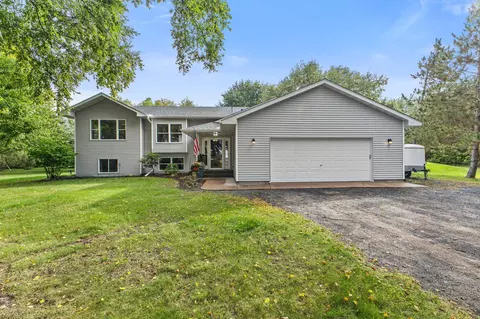 9165 270th St, Chisago City, MN 55013