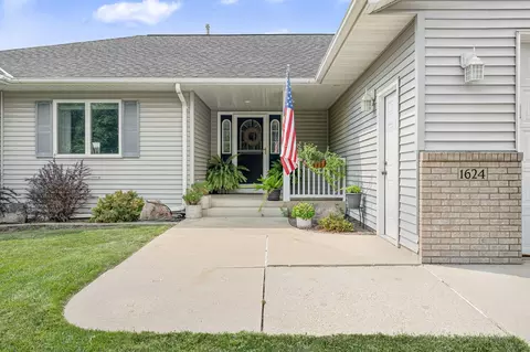 1624 Prairie Ln NE, Owatonna, MN 55060