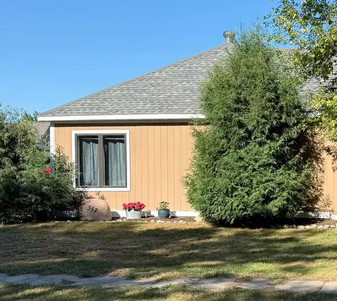 352 3rd Ave S, Casselton, ND 58012