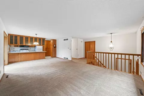 14310 14th Ave N, Plymouth, MN 55447