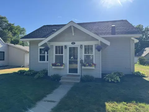 1307 Cedar St, Alexandria, MN 56308
