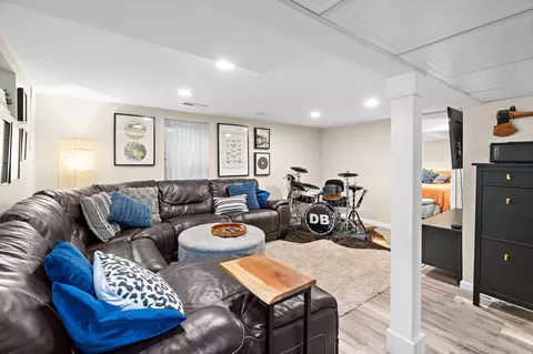 Living - 101 E 48th St, Minneapolis, MN 55419 photo 3 of 4