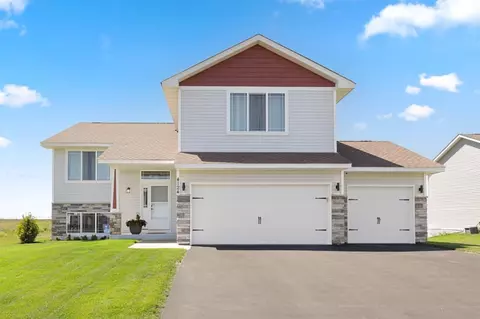 4124 Eaton Cir NE, Monticello, MN 55362