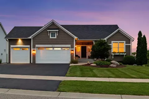 9034 Lakeside Dr, Victoria, MN 55386
