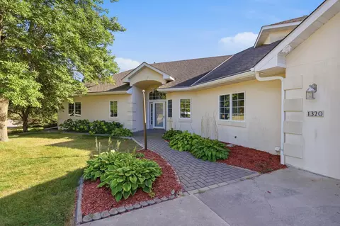 1320 Heritage Ave NW, Hutchinson, MN 55350