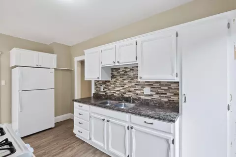 Kitchen - 2425 11th Ave S, Minneapolis, MN 55404 photo 2 of 3