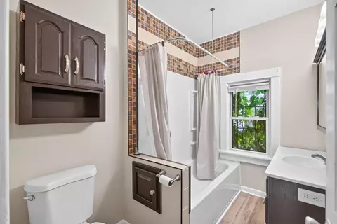 Bath - 2425 11th Ave S, Minneapolis, MN 55404 photo 1 of 2