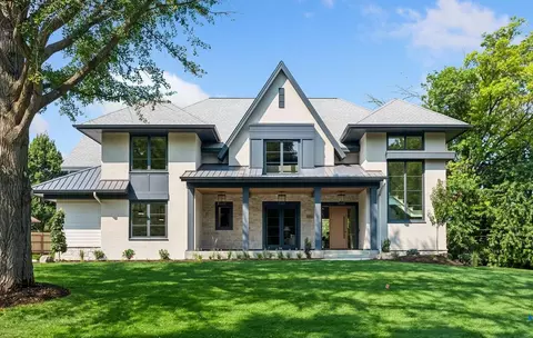 5252 Lochloy Dr, Edina, MN 55436