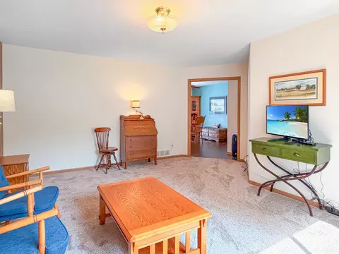 Living - 216 Rainbow Dr, Marshall, MN 56258 photo 3 of 7