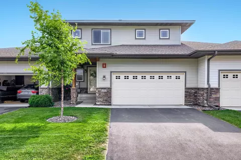 1232 Vernon Dr, Carver, MN 55315
