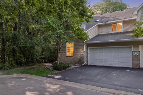 8271 Kimball Dr, Eden Prairie, MN 55347