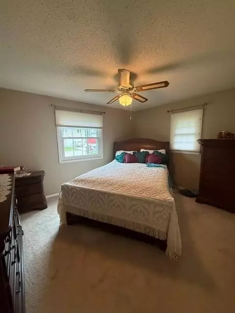 Bedroom - 1717 Canary Dr, Albert Lea, MN 56007 photo 1 of 3