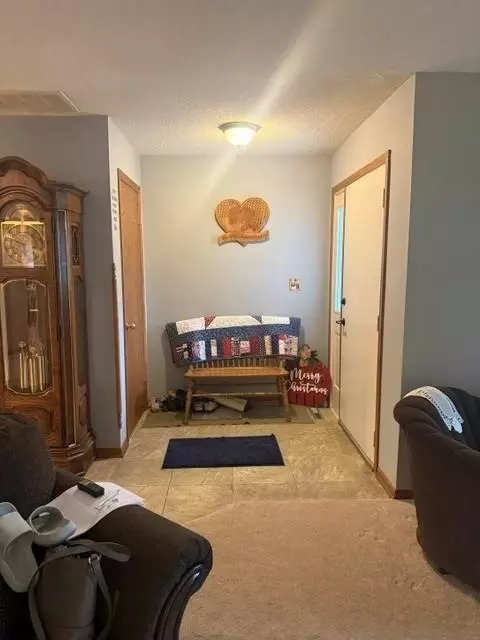Entry Way - 1717 Canary Dr, Albert Lea, MN 56007 photo 1 of 1