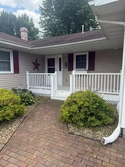 Exterior - 1717 Canary Dr, Albert Lea, MN 56007 photo 1 of 6