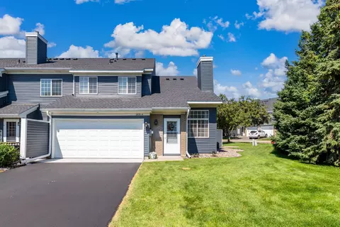 1870 Donegal Dr #4, Woodbury, MN 55125