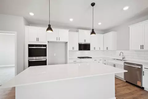 Kitchen - 23632 Marshview Dr, Rogers, MN 55374 photo 3 of 4