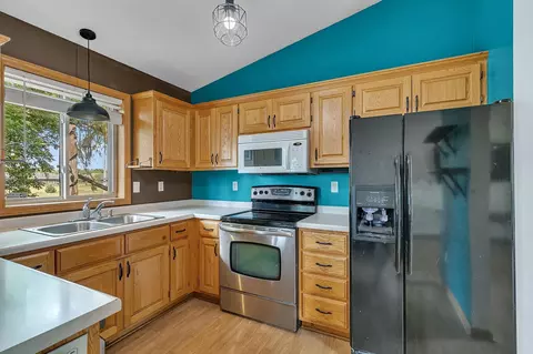 Kitchen - 1831 Tyler Path, Saint Cloud, MN 56301 photo 2 of 3