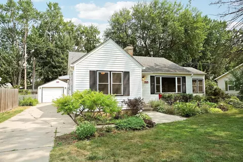 1525 Ramsey St, Hastings, MN 55033