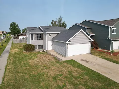 1866 12th St E, West Fargo, ND 58078