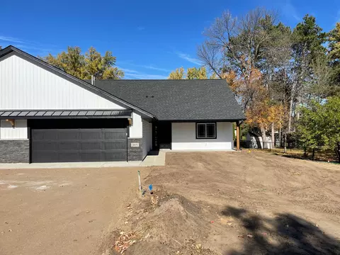 904 S 5th St S, Princeton, MN 55371