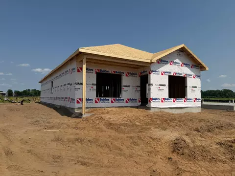 1730 Pioneer Trl SE, Cambridge, MN 55008