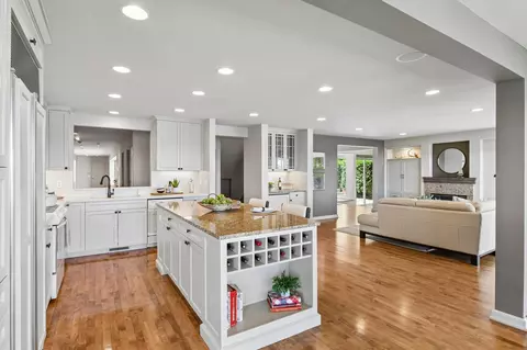 Kitchen - 4770 Manitou Rd, Excelsior, MN 55331 photo 3 of 3