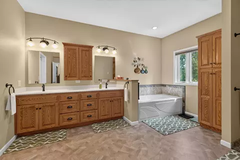 Bath - 14470 Buley Ave, Brainerd, MN 56401 photo 2 of 6