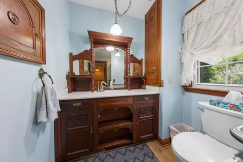 Bath - 851 450th St, Kenyon, MN 55946 photo 1 of 3
