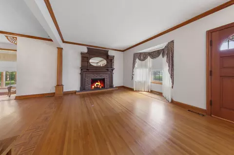 Living - 851 450th St, Kenyon, MN 55946 photo 4 of 11