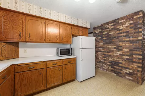 Kitchen - 851 450th St, Kenyon, MN 55946 photo 4 of 4