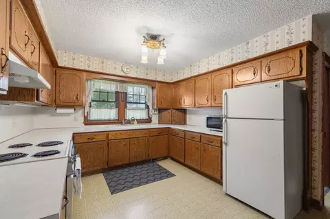 Kitchen - 851 450th St, Kenyon, MN 55946 photo 1 of 4