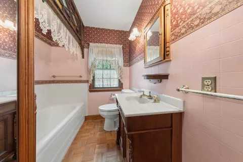 Bath - 851 450th St, Kenyon, MN 55946 photo 3 of 3
