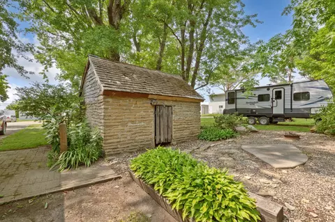 Exterior - 851 450th St, Kenyon, MN 55946 photo 11 of 16