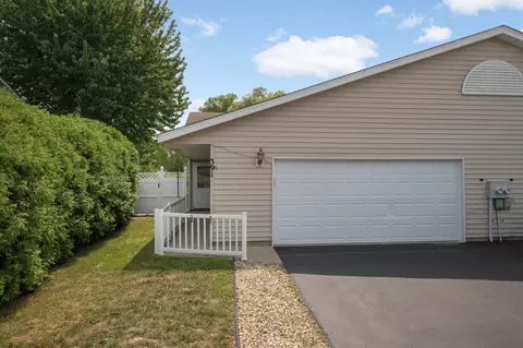 391 Cari Park Ln, Hastings, MN 55033