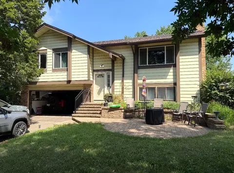 1401 Raleigh Dr, Burnsville, MN 55337