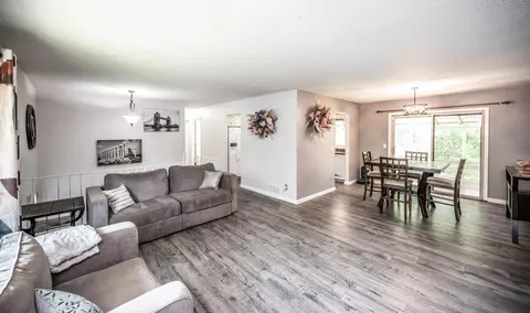 1401 Raleigh Dr, Burnsville, MN 55337