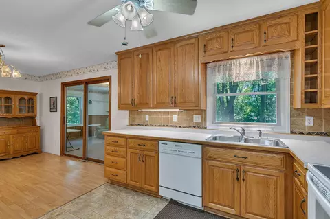 Kitchen - 1720 Cherry Ln, Saint Cloud, MN 56304 photo 4 of 4