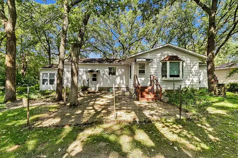 Exterior - 1720 Cherry Ln, Saint Cloud, MN 56304 photo 6 of 10