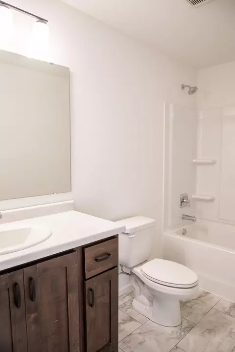 Bath - 6317 83 Ave, Horace, ND 58047 photo 1 of 3