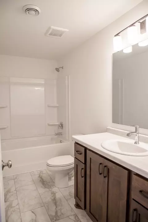 Bath - 6317 83 Ave, Horace, ND 58047 photo 3 of 3