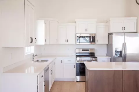 Kitchen - 6317 83 Ave, Horace, ND 58047 photo 4 of 5