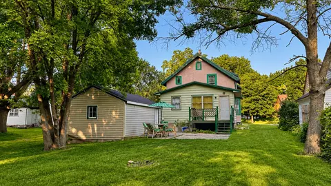 Exterior - 529 9th St NW, Willmar, MN 56201 photo 2 of 2